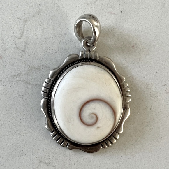 Stunning, heavy silver Eye of Shiva pendant 🐚 - Picture 1 of 3